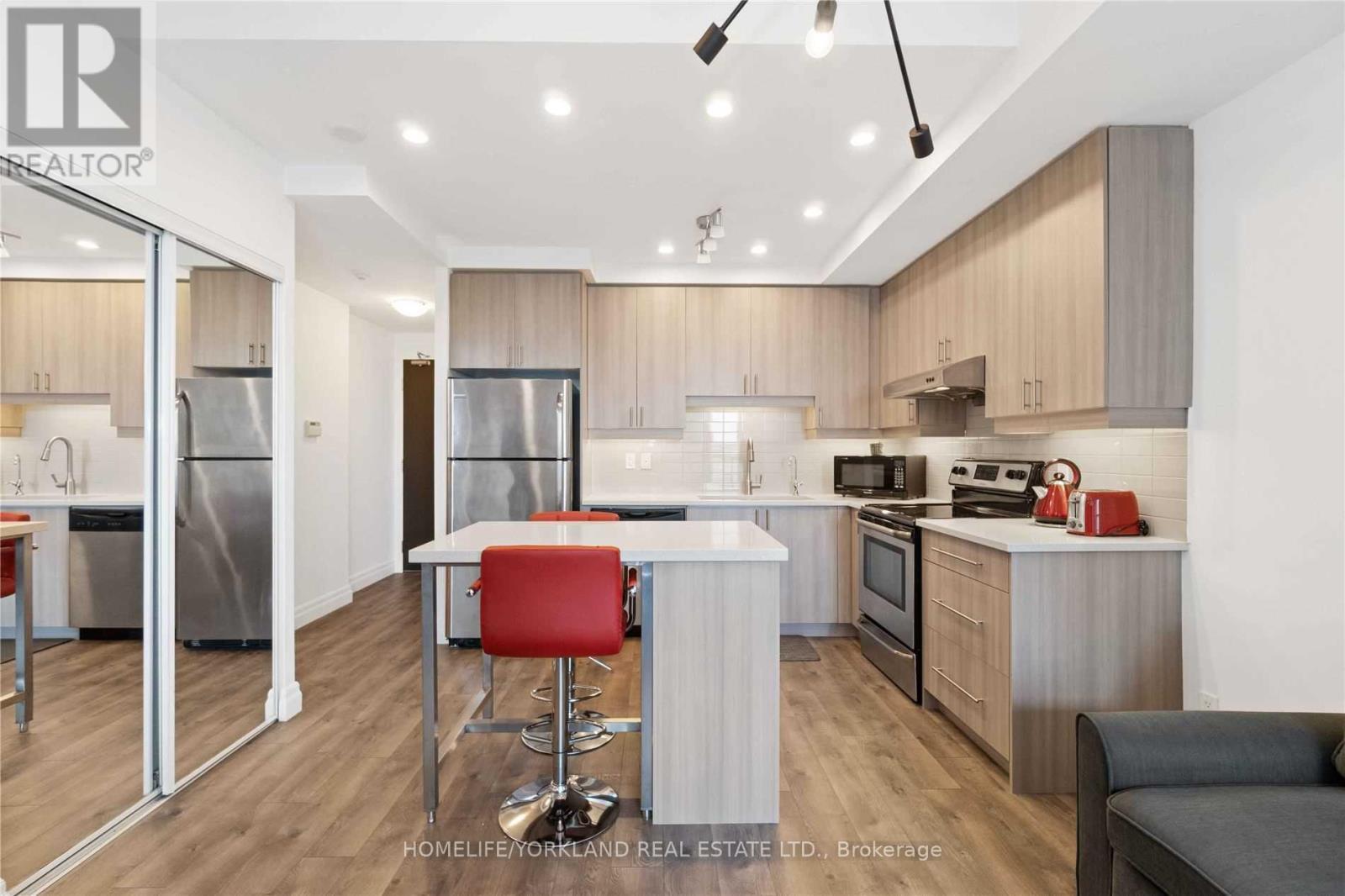 601 - 8130 Birchmount Road, Markham, Ontario  L6G 0E4 - Photo 5 - N12098576