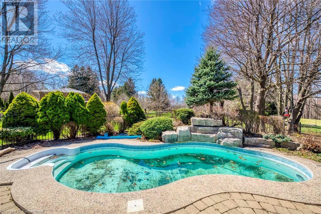 1215 Britannia Road, Burlington, Ontario  L7P 0E7 - Photo 9 - 40720651