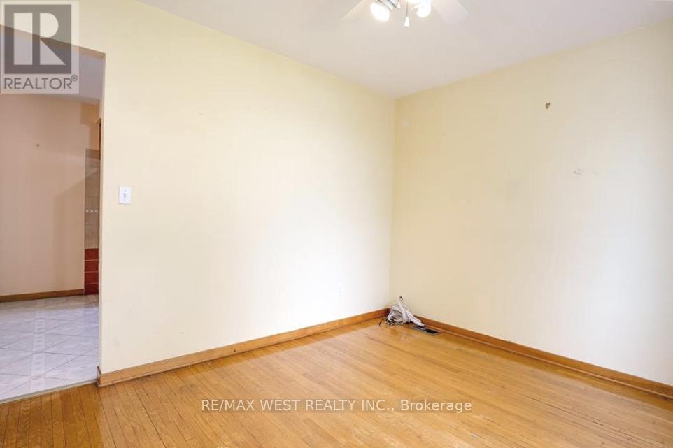 Property at 1635 RIVERSIDE DRIVE W image 5