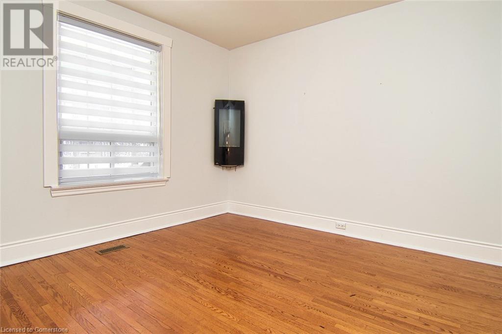 42 Park Street, Kitchener, Ontario  N2G 1M3 - Photo 4 - 40707525