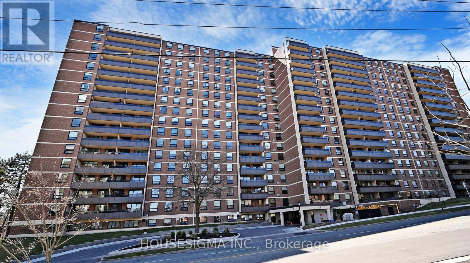 Property at 216 - 15 LA ROSE AVENUE image 1