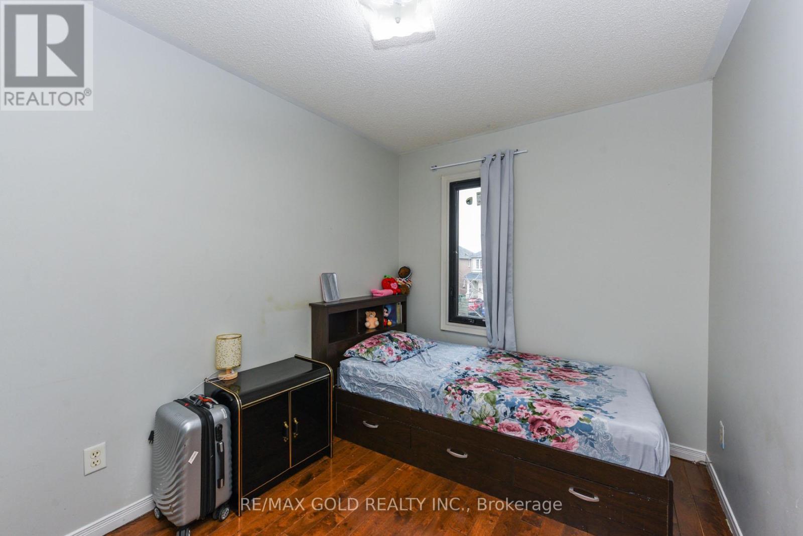 17 Penguin Lane, Brampton, Ontario  L6R 2C1 - Photo 19 - W12098618