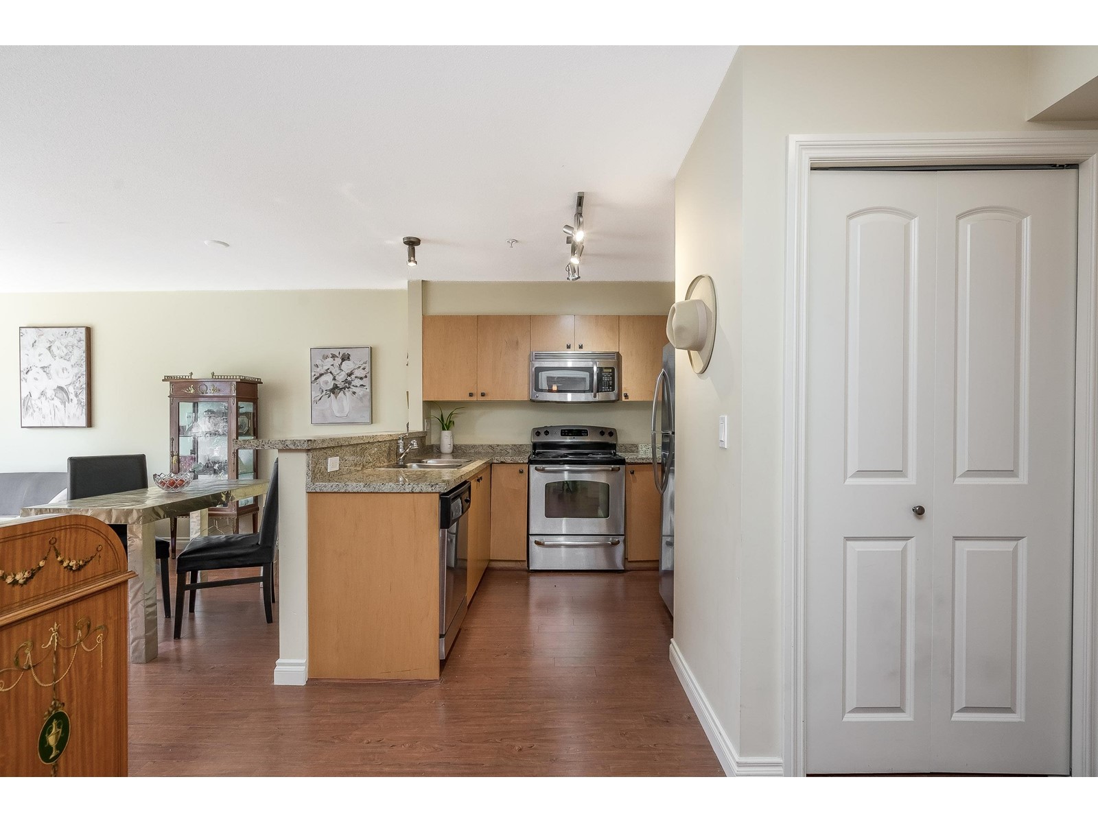 412 8717 160 Street, Surrey, British Columbia  V4N 5X7 - Photo 11 - R2992473