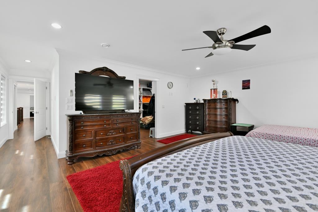 Property at 7033 129A STREET image 3
