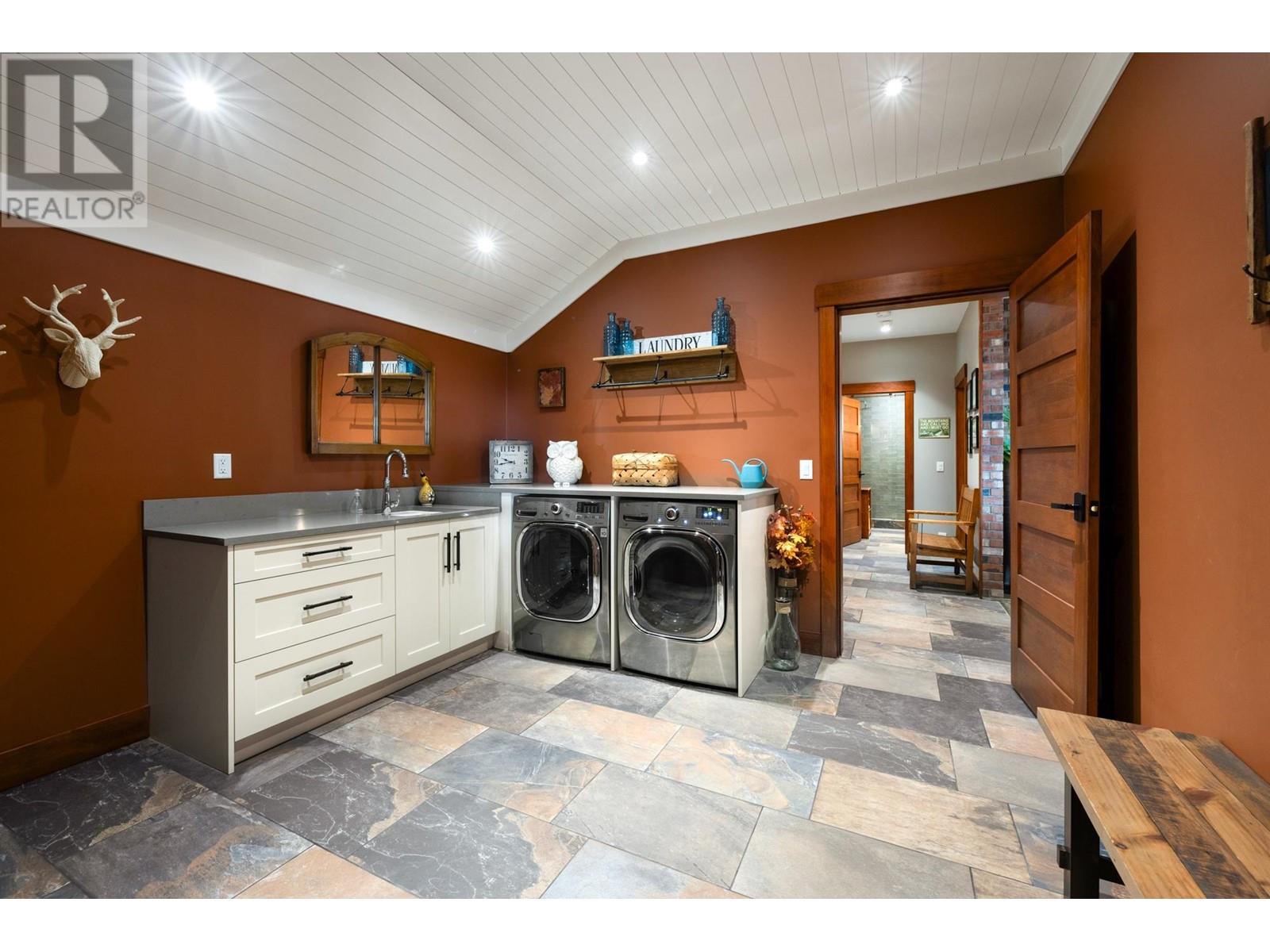 800 Taylor Road, Bowen Island, British Columbia  V0N 1G1 - Photo 38 - R2978135