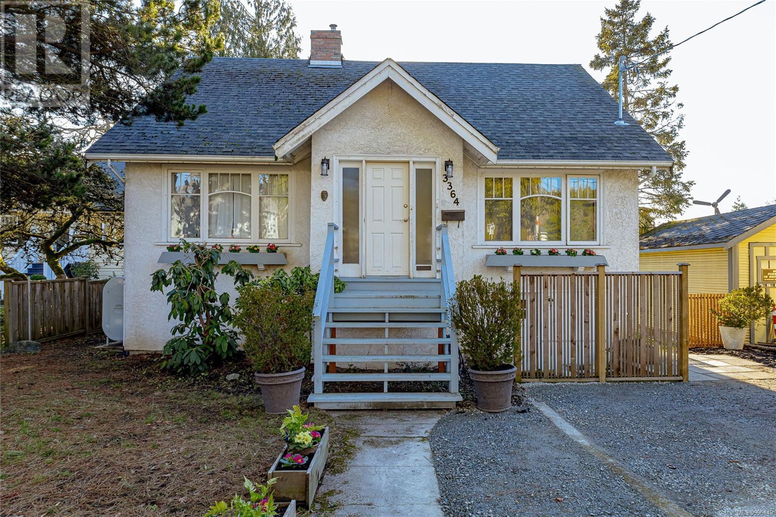 3364 Cook St, saanich, British Columbia