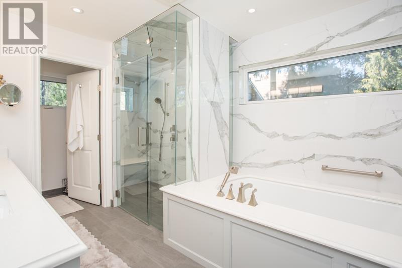 1812 Cardinal Crescent, North Vancouver, British Columbia  V7G 1Y2 - Photo 24 - R2993269