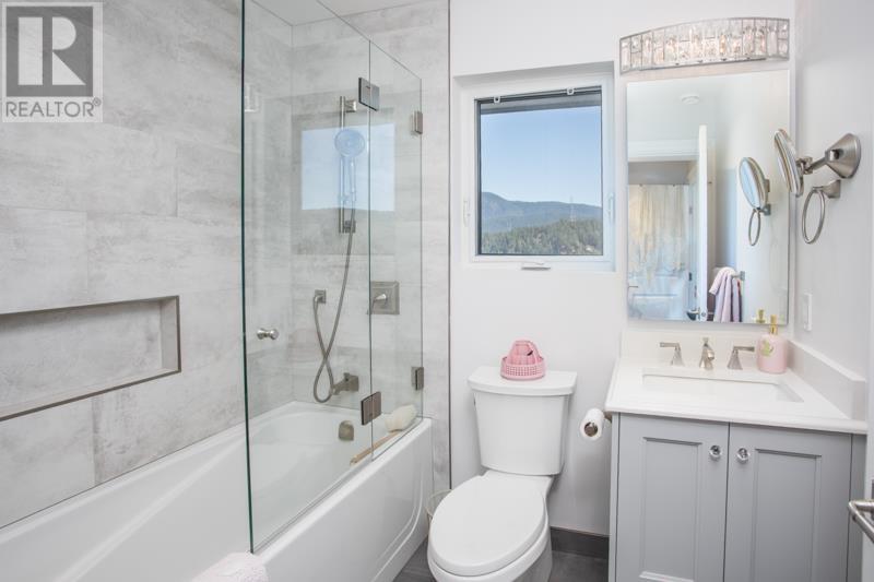 1812 Cardinal Crescent, North Vancouver, British Columbia  V7G 1Y2 - Photo 26 - R2993269