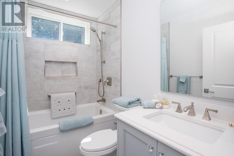1812 Cardinal Crescent, North Vancouver, British Columbia  V7G 1Y2 - Photo 28 - R2993269