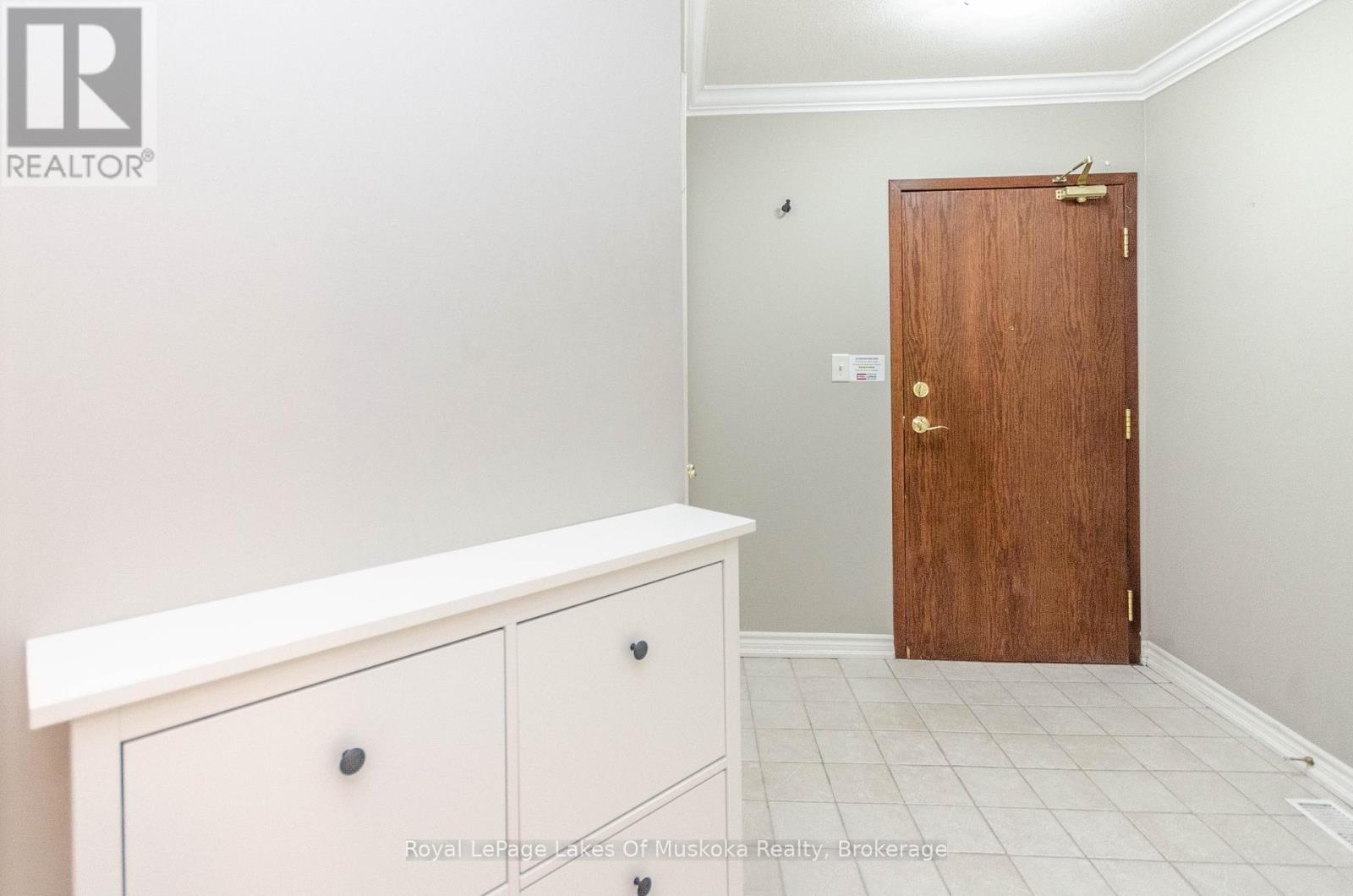 201 - 24 Ontario Street, Bracebridge, Ontario  P1L 2H5 - Photo 17 - X12096298