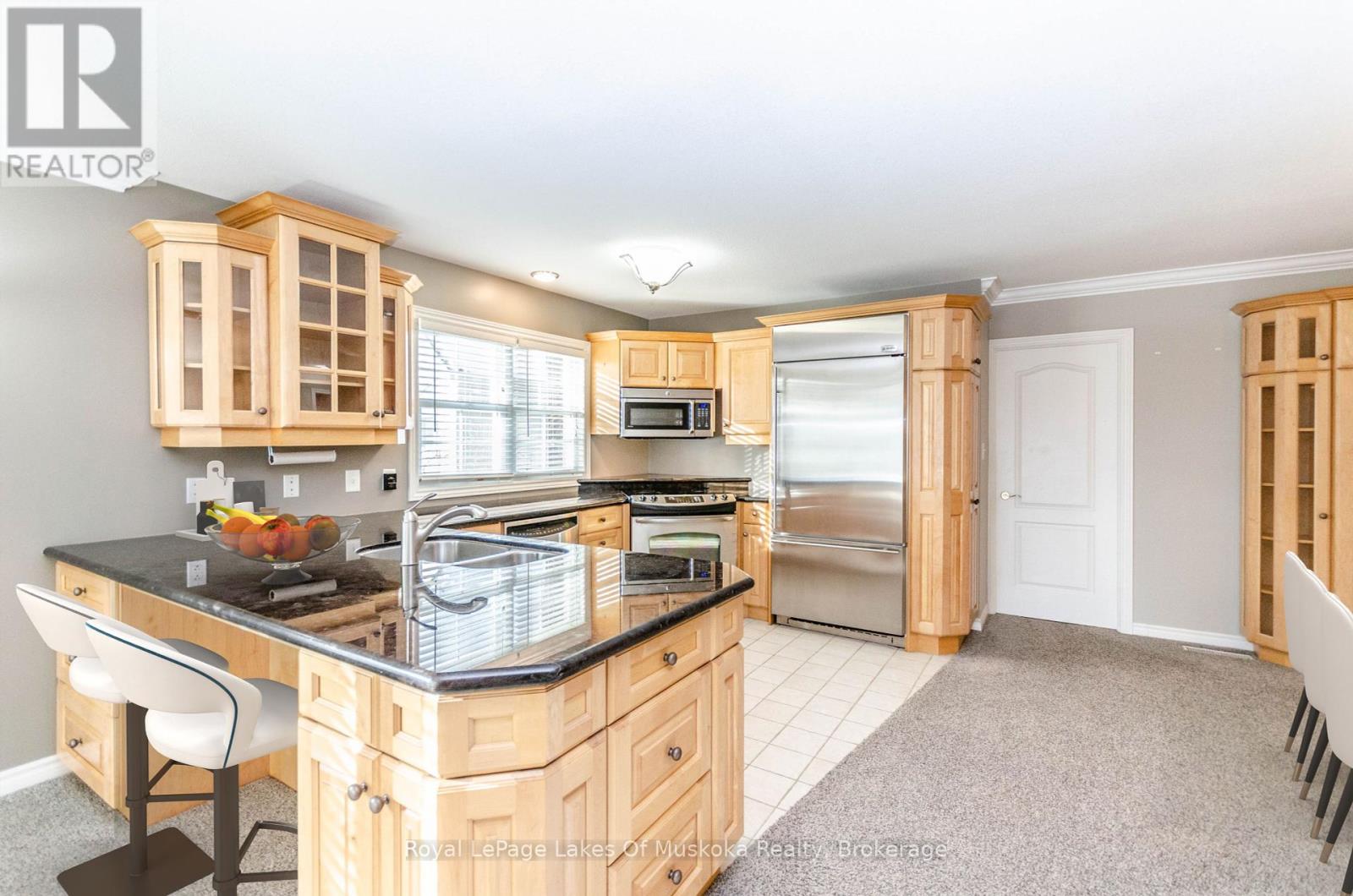201 - 24 Ontario Street, Bracebridge, Ontario  P1L 2H5 - Photo 6 - X12096298
