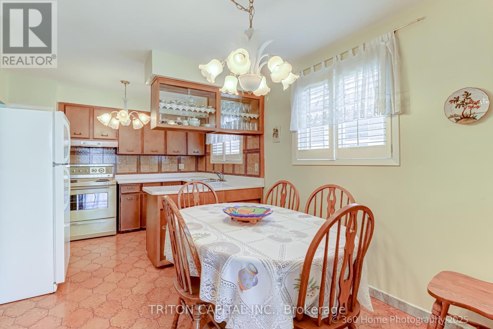 77 Fontainbleau Drive, Toronto (Newtonbrook West), Ontario  M2M 1P1 - Photo 17 - C12098646