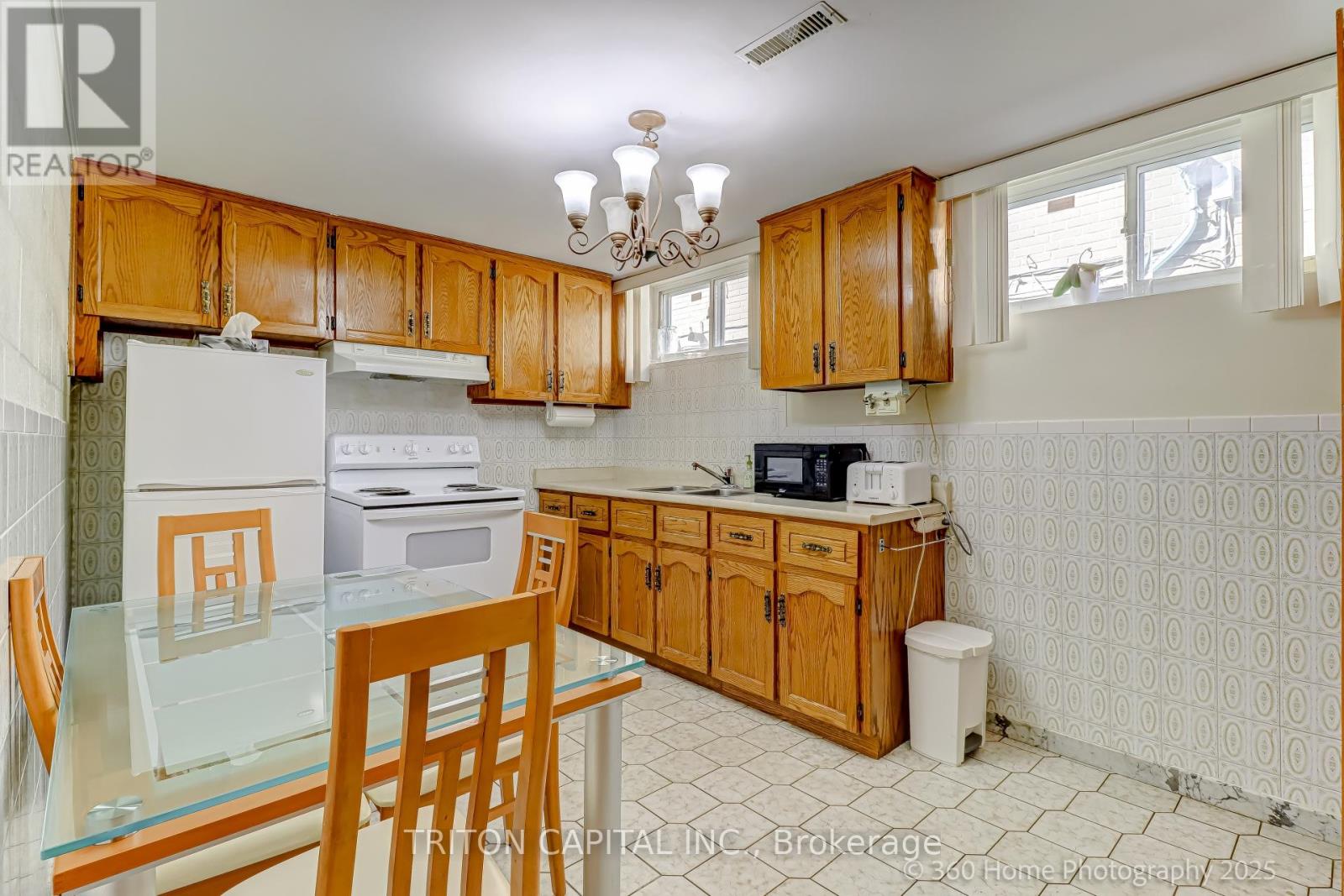77 Fontainbleau Drive, Toronto (Newtonbrook West), Ontario  M2M 1P1 - Photo 18 - C12098646