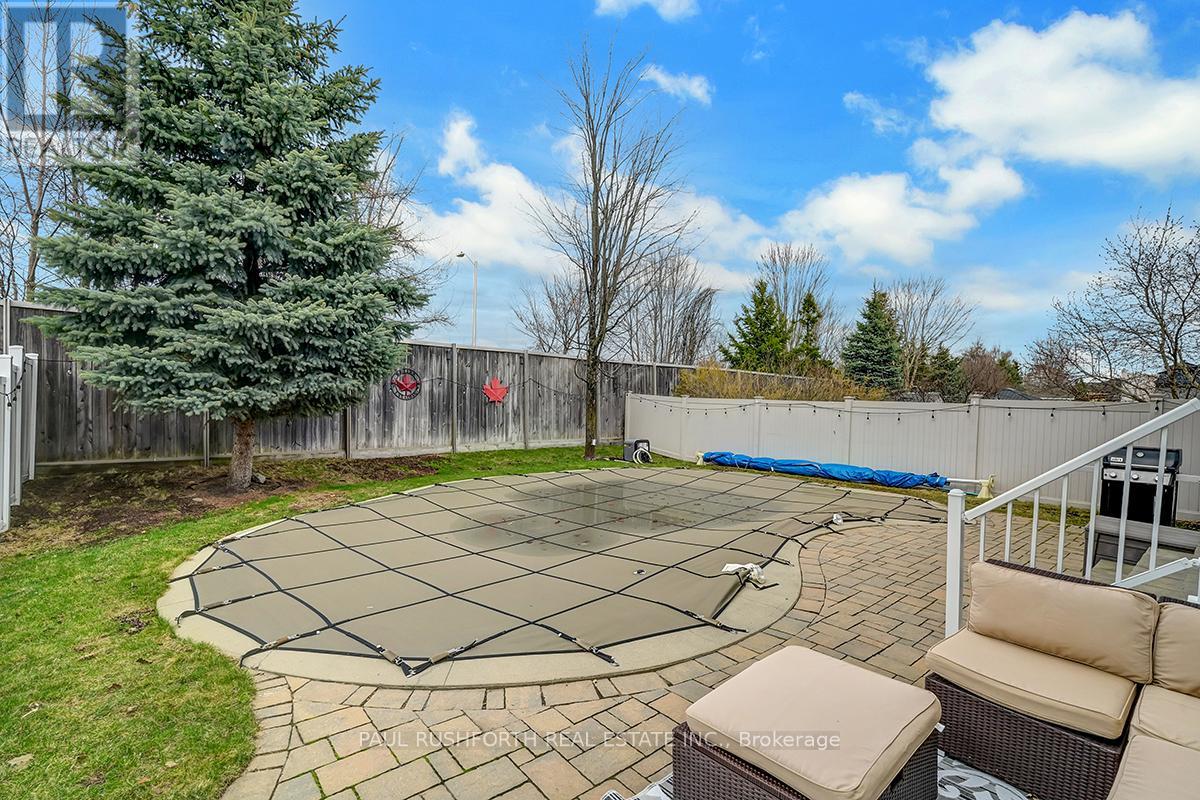 Property at 937 ROSSBURN CRESCENT image 2