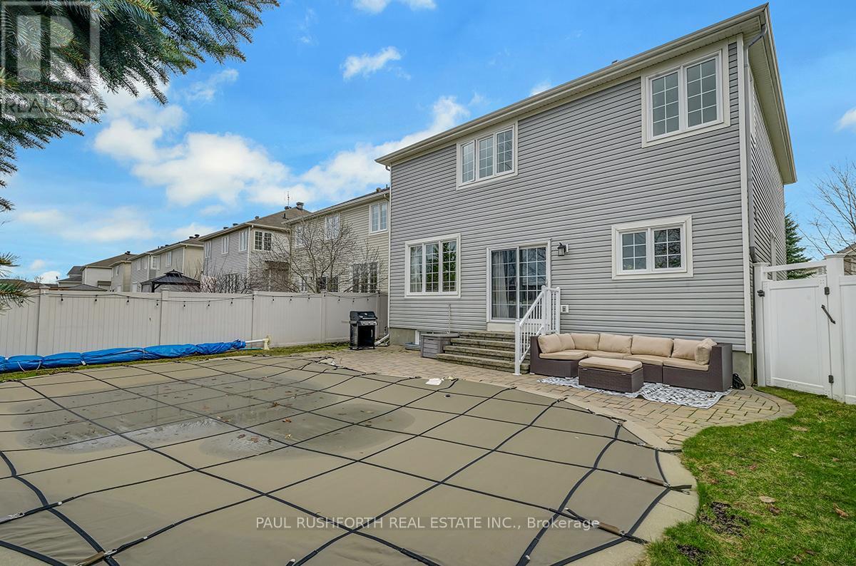 Property at 937 ROSSBURN CRESCENT image 3