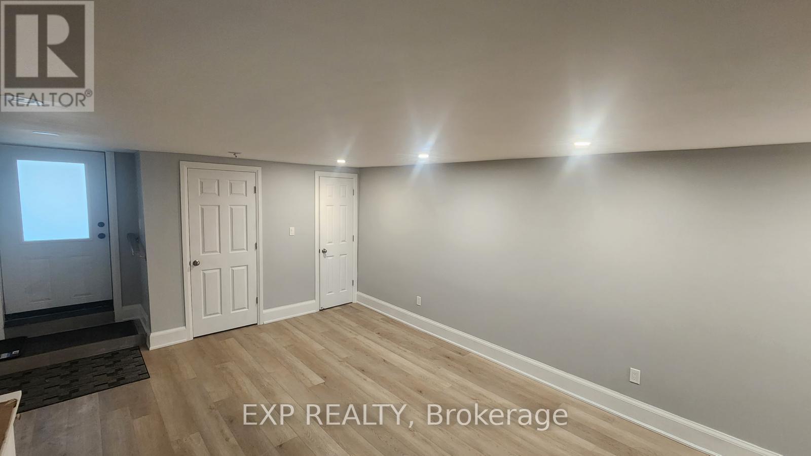Lower - 789 Pape Avenue, Toronto, Ontario  M4K 3T2 - Photo 8 - E12096958