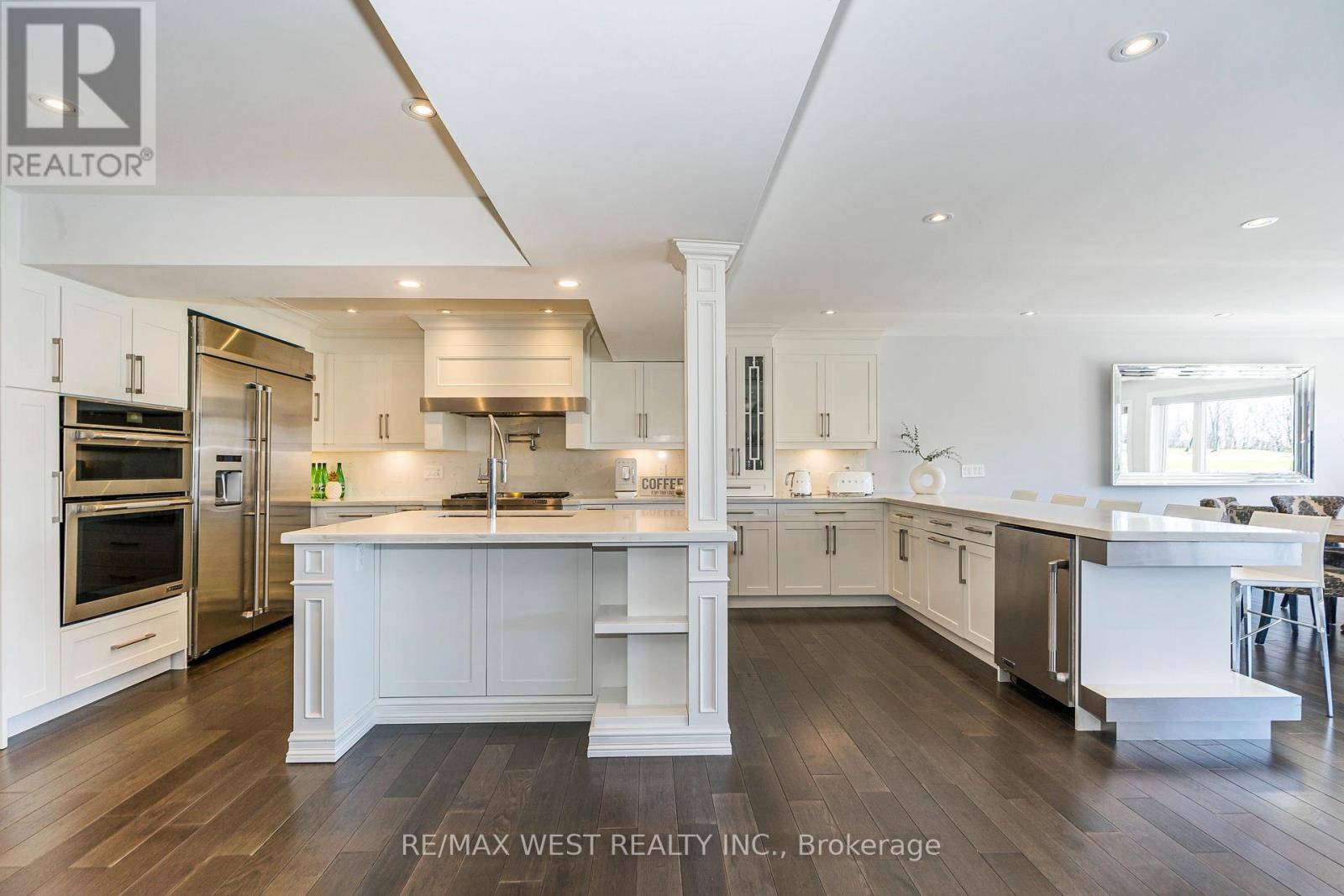 Property at 423 GUILDWOOD PARKWAY image 5