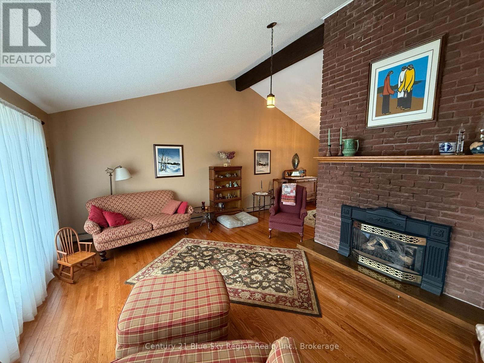 Property at 445 RITA ROAD image 4
