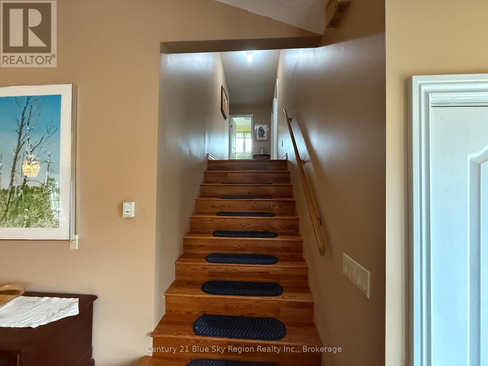 Property at 445 RITA ROAD image 5