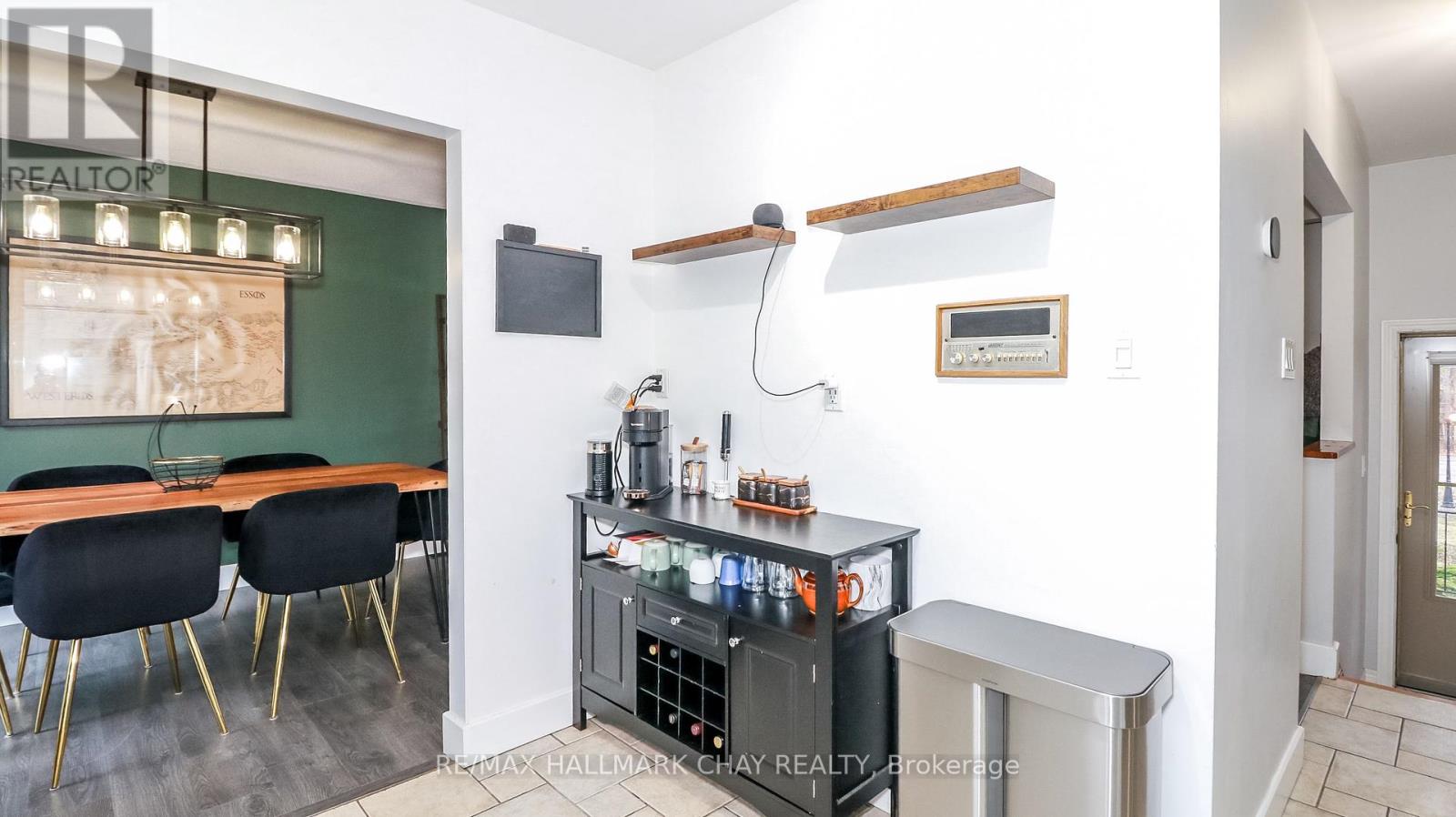 1587 Gill Road, Springwater, Ontario  L9X 1M5 - Photo 6 - S12098726