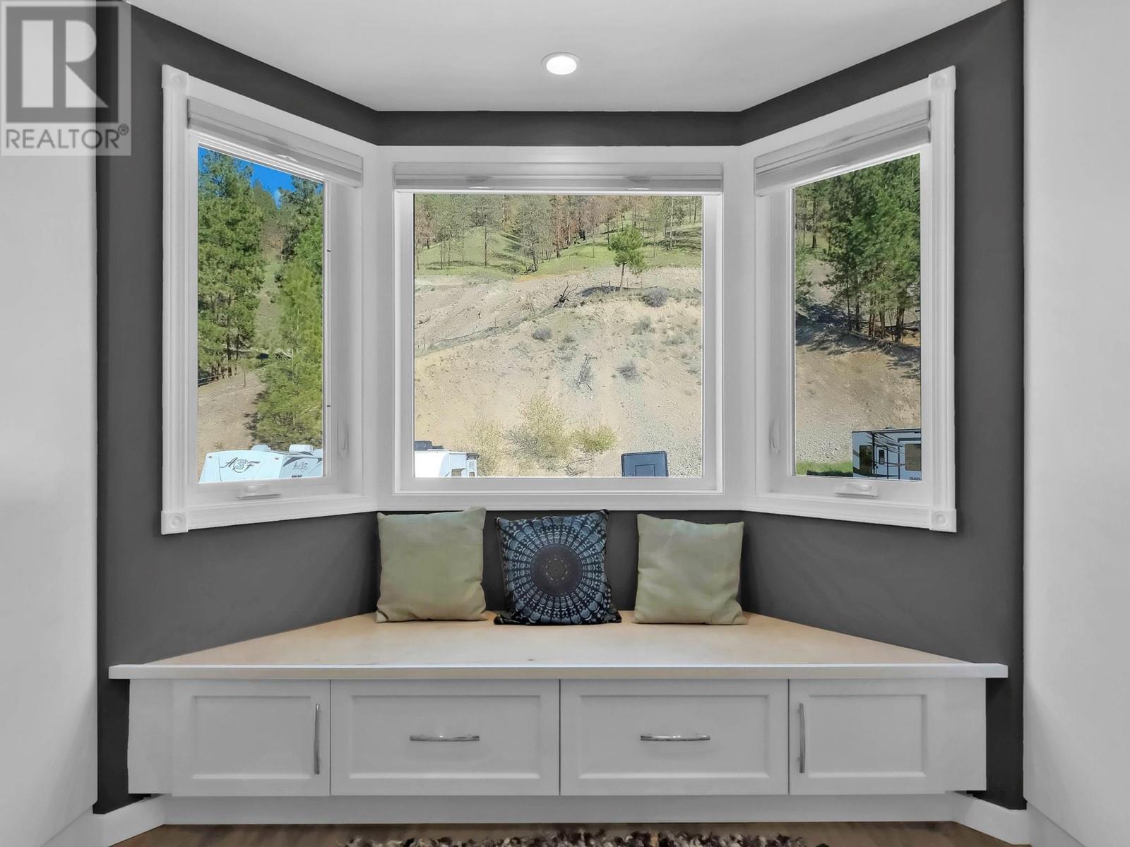 1922 Paly Road Kelowna Photo 38