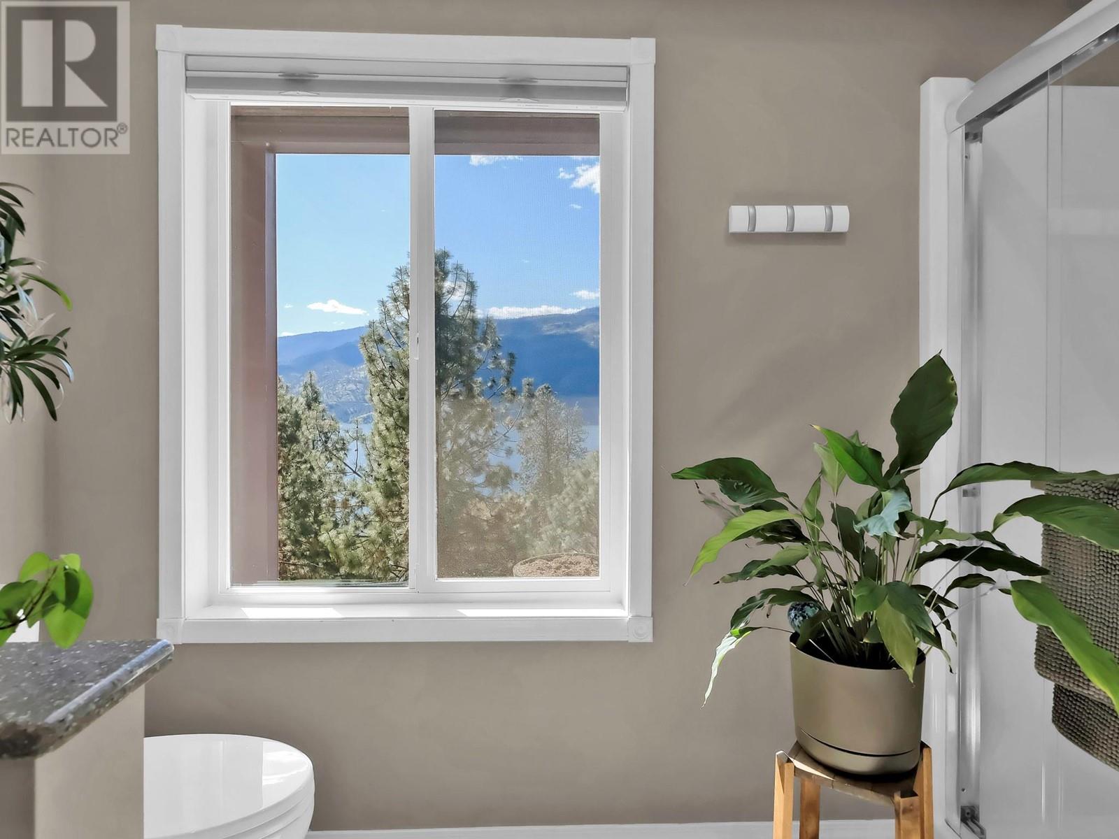 1922 Paly Road Kelowna Photo 23