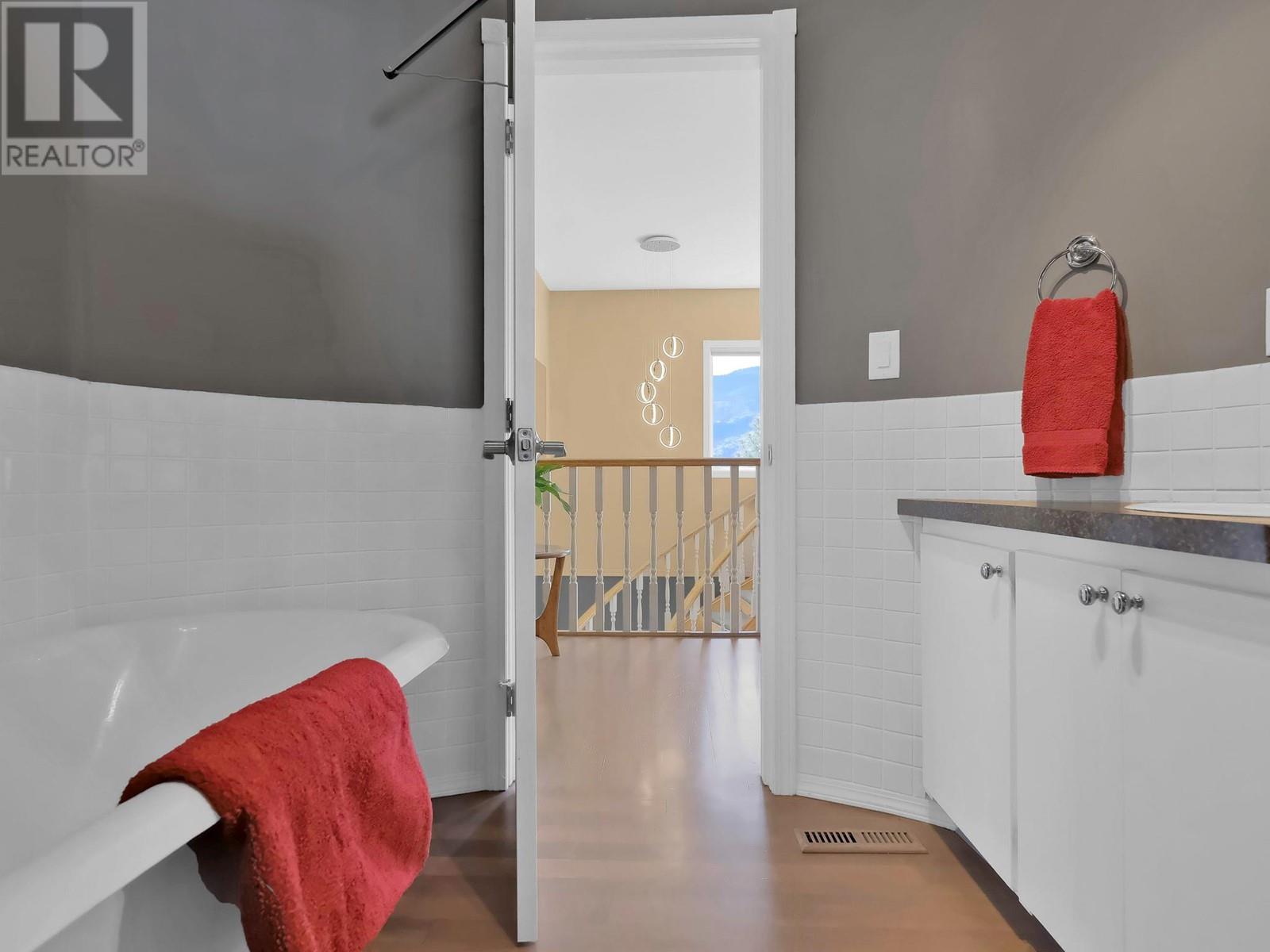 1922 Paly Road Kelowna Photo 50