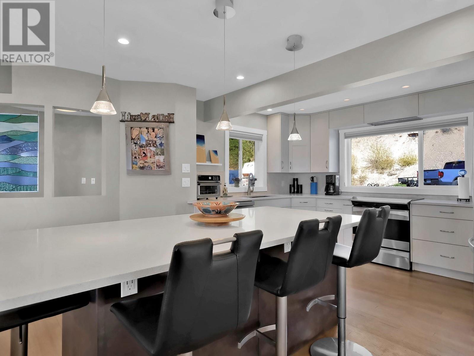 1922 Paly Road Kelowna Photo 13