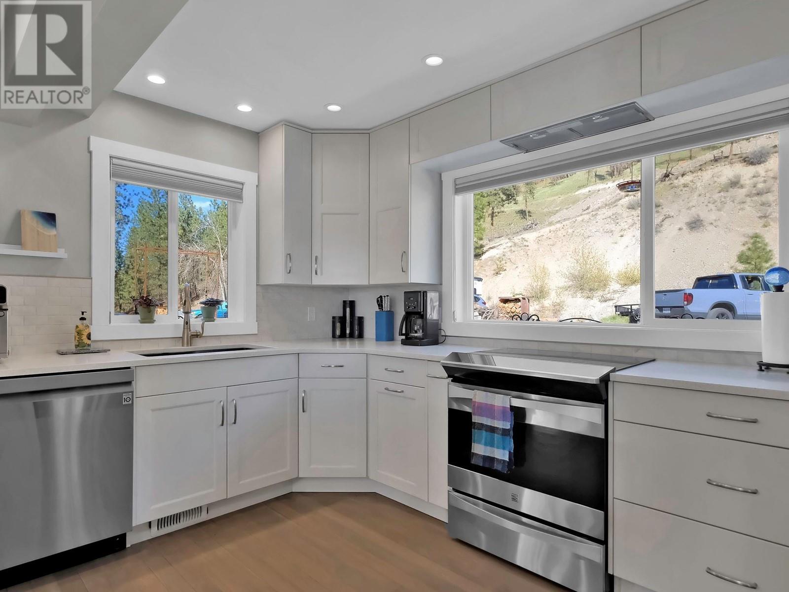1922 Paly Road Kelowna Photo 16