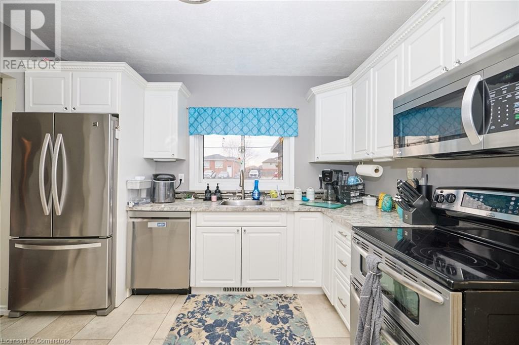 Property at 42 LOUTH Street image 4