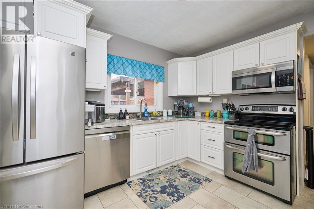 Property at 42 LOUTH Street image 2