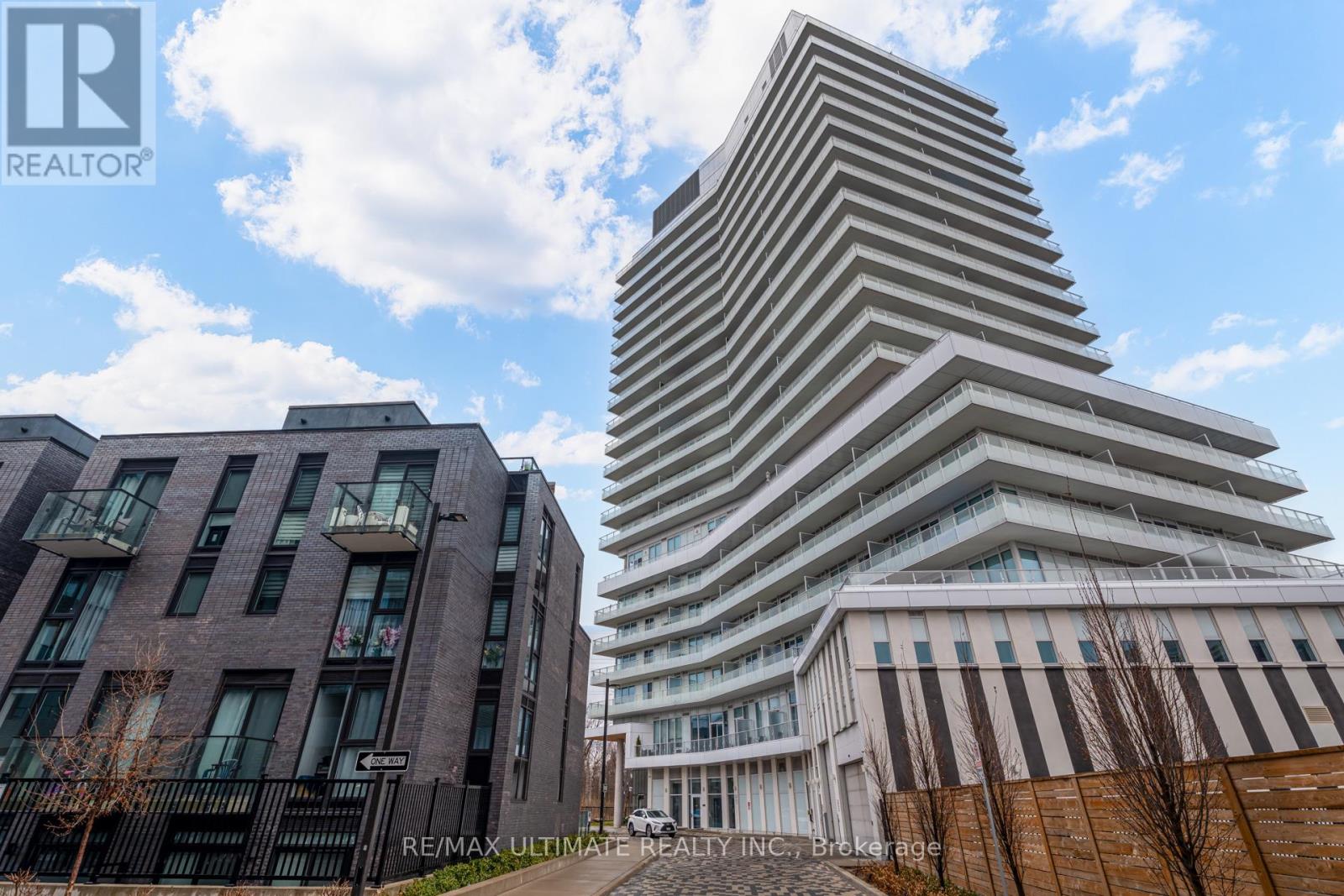 411 - 20 Brin Drive, Toronto, Ontario  M8X 0B2 - Photo 2 - W12098663