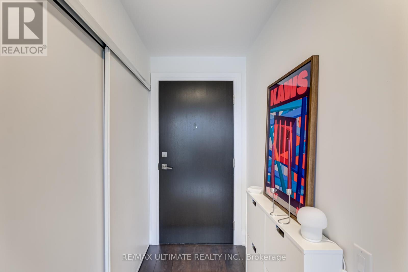 411 - 20 Brin Drive, Toronto, Ontario  M8X 0B2 - Photo 5 - W12098663