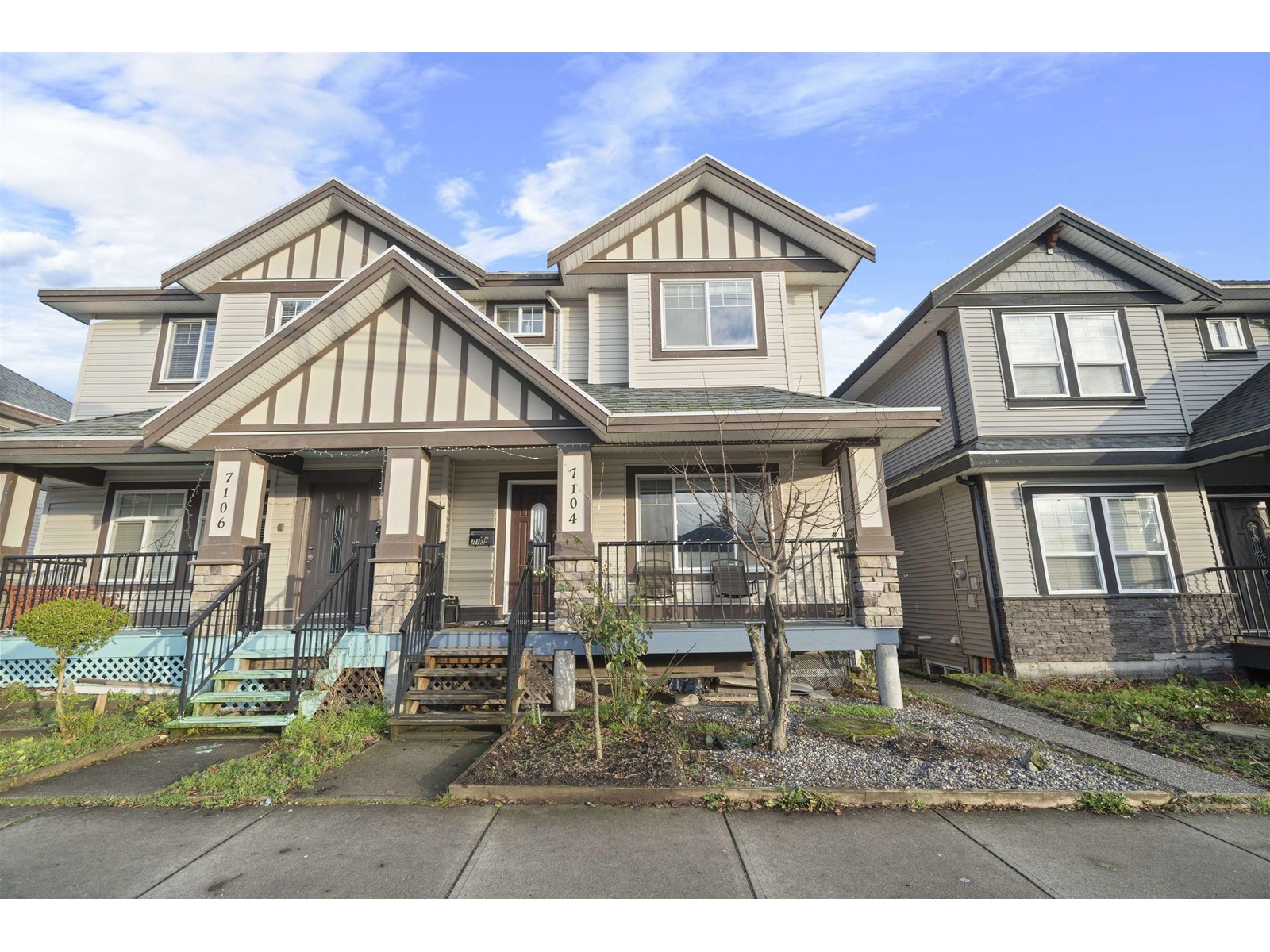 Property at 7104 144 STREET image 2