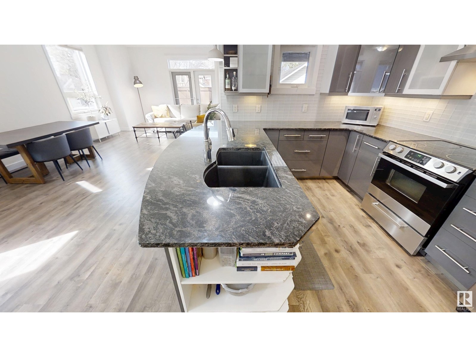 Property at 10808 83 AV NW image 2