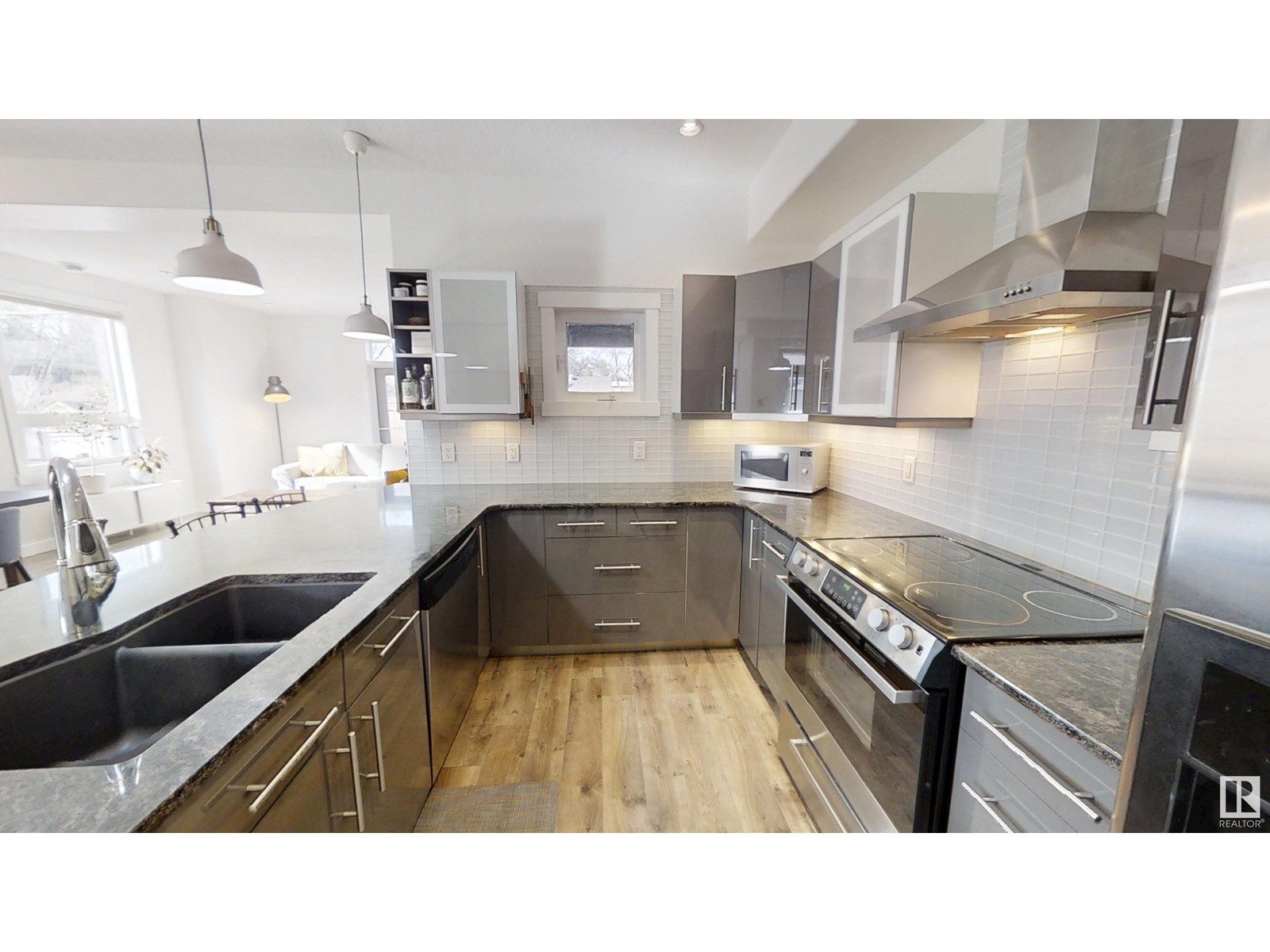 Property at 10808 83 AV NW image 3