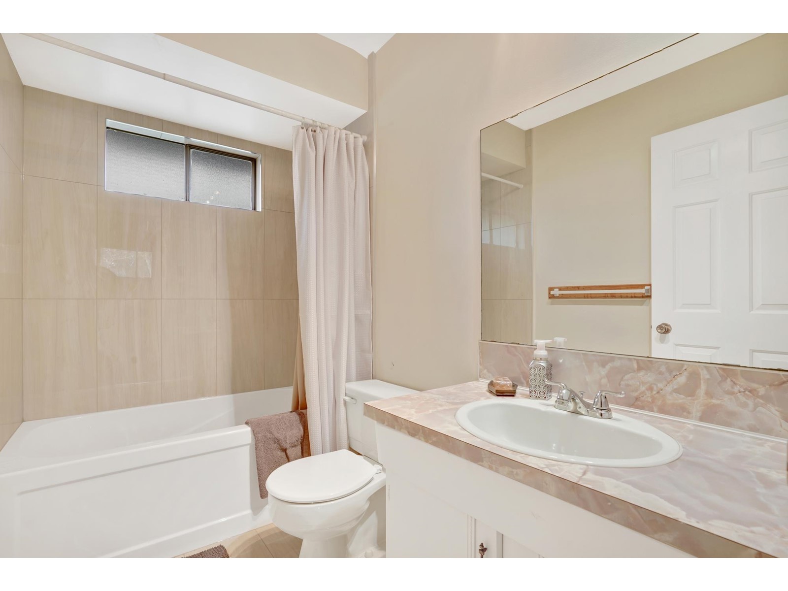8913 Jedburgh Place, Surrey, British Columbia  V3V 6S1 - Photo 17 - R2969814