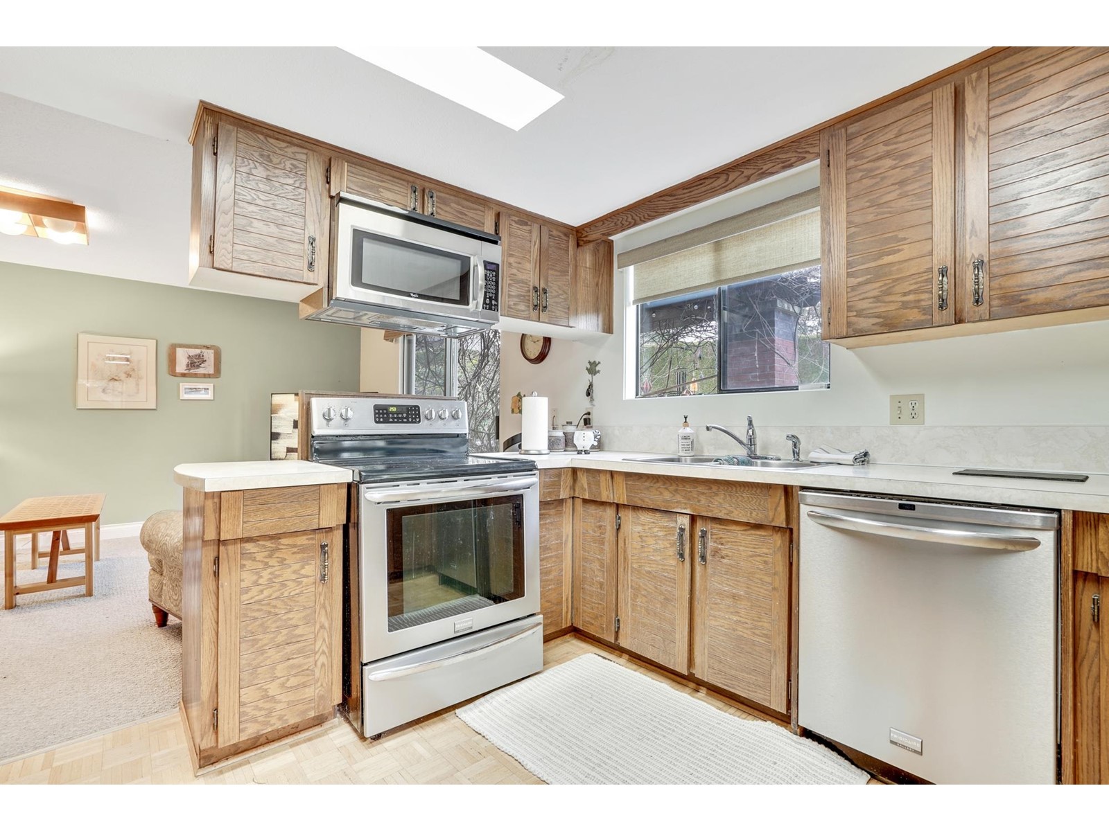 8913 Jedburgh Place, Surrey, British Columbia  V3V 6S1 - Photo 8 - R2969814
