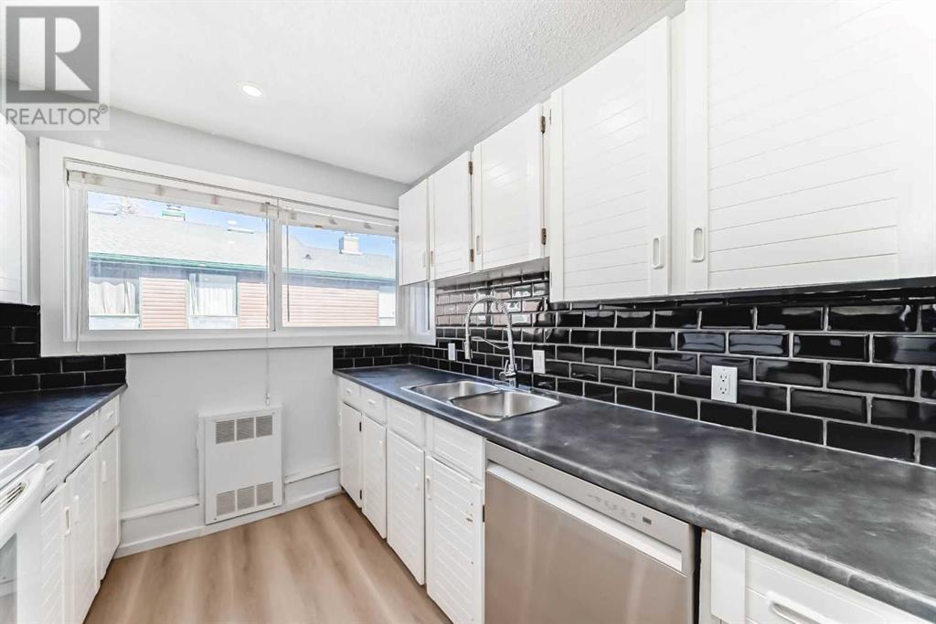 Property at 14, 2400 15 Street SW image 3