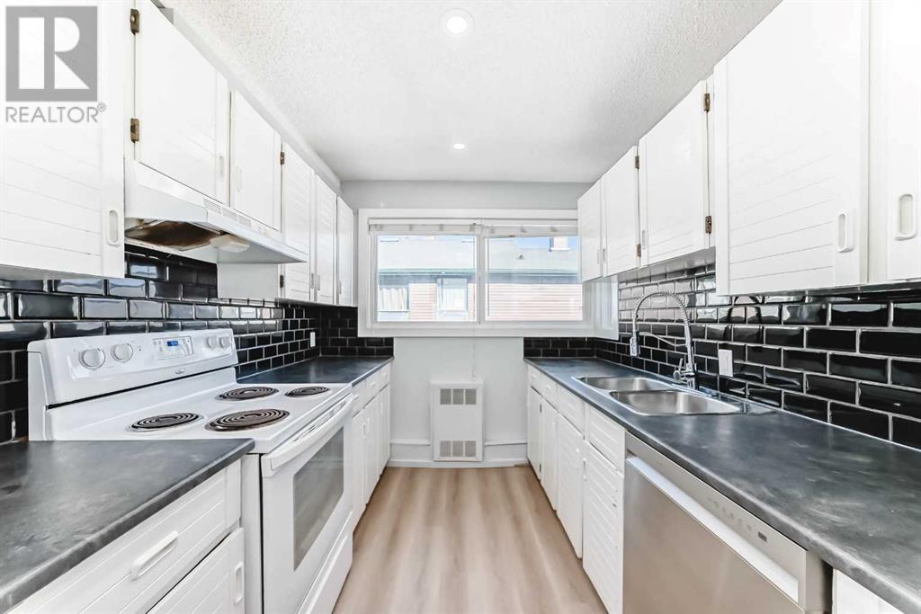Property at 14, 2400 15 Street SW image 4