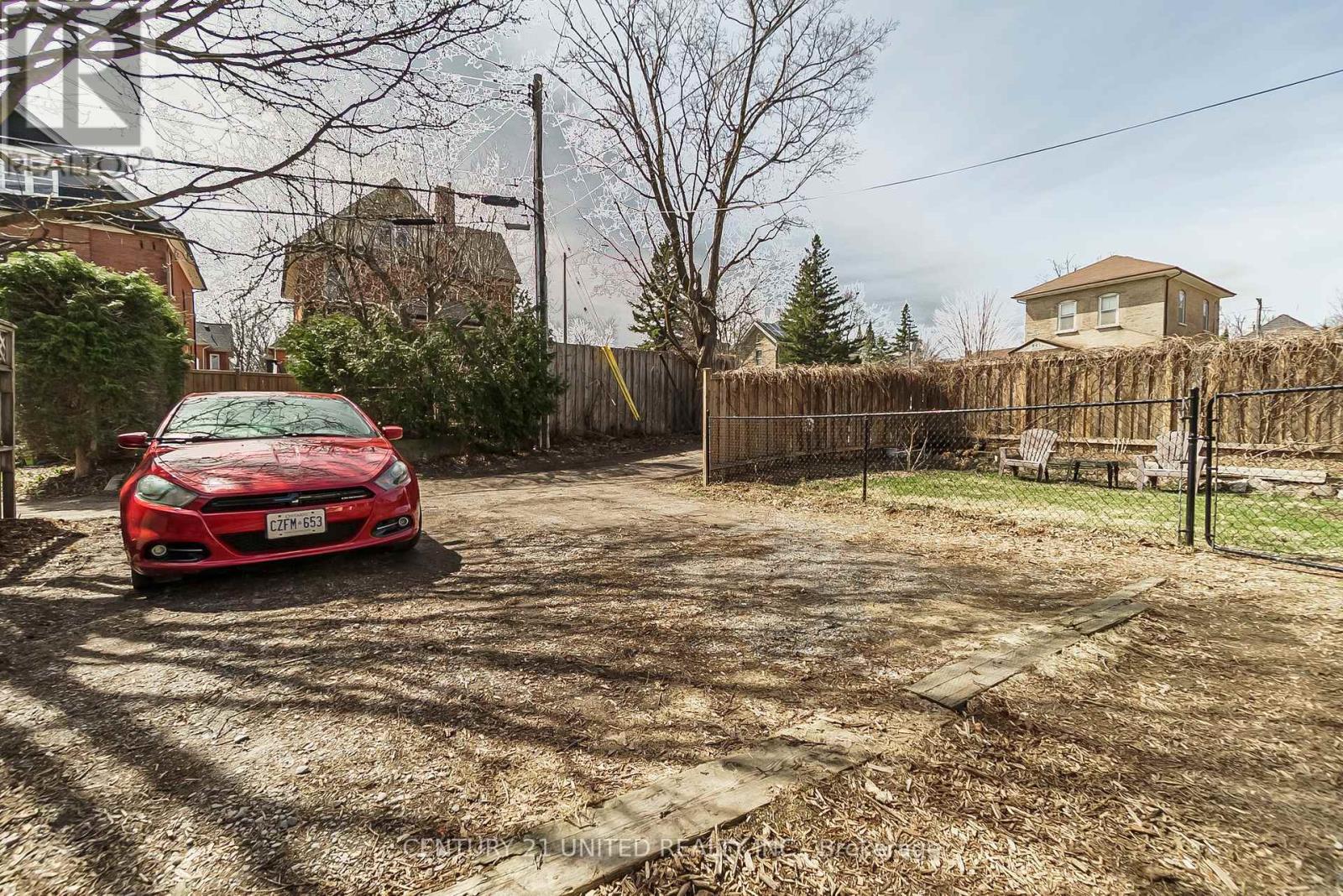 319 Elias Avenue, Peterborough Central, Ontario  K9J 5G8 - Photo 24 - X12098747