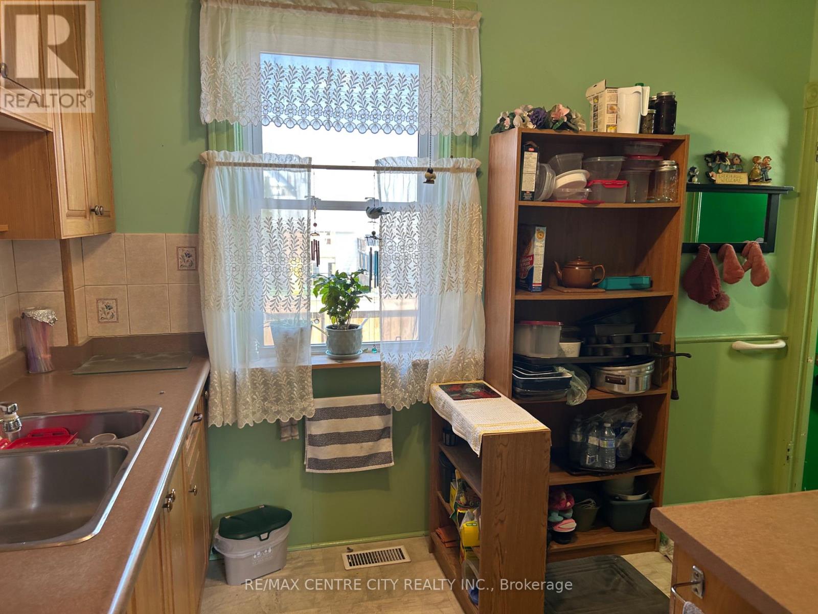 Photo 8 of 17 for 87 Fifth Avenue