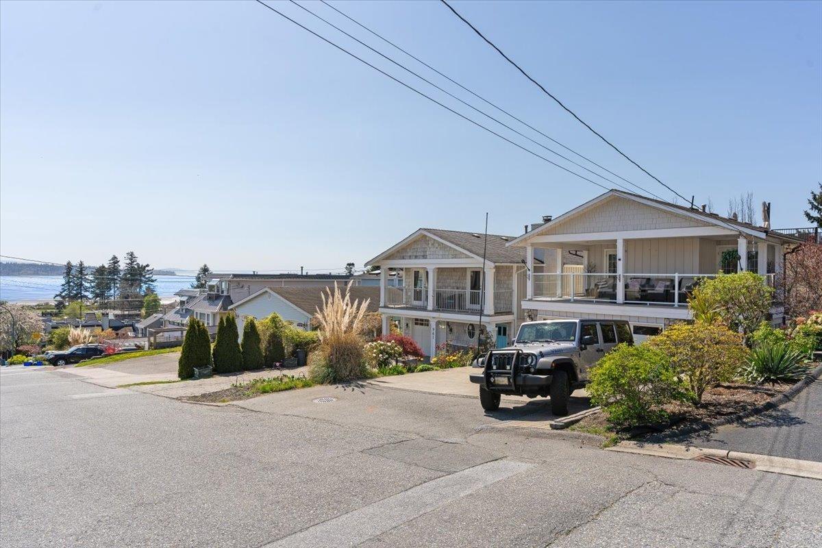 965 Keil Street, White Rock, British Columbia  V4B 4V8 - Photo 2 - R2991849