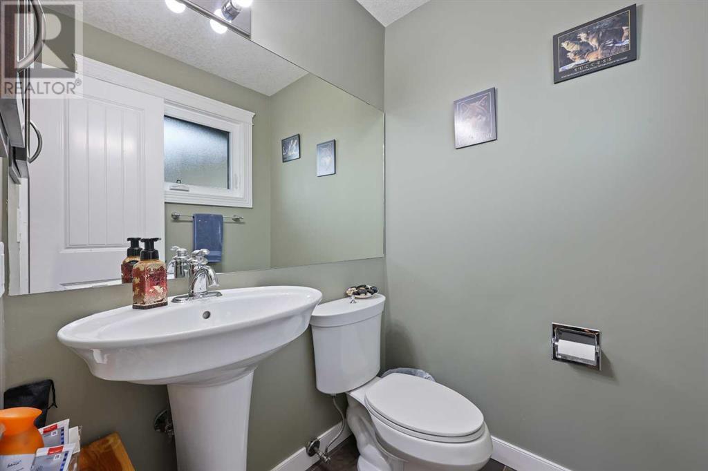 1711 Pinetree Crescent Ne, Calgary, Alberta  T1Y 1L6 - Photo 21 - A2206624