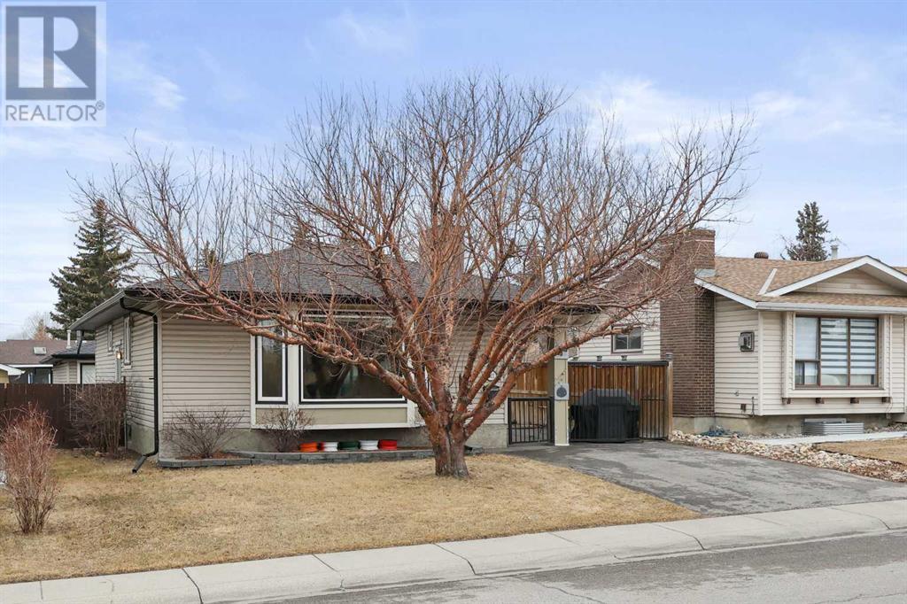 1711 Pinetree Crescent Ne, Calgary, Alberta  T1Y 1L6 - Photo 35 - A2206624