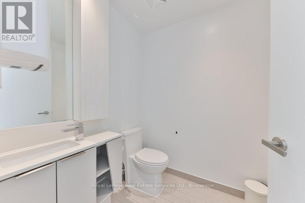 6005 - 3900 Confederation Parkway, Mississauga, Ontario  L5B 0M3 - Photo 14 - W12098743