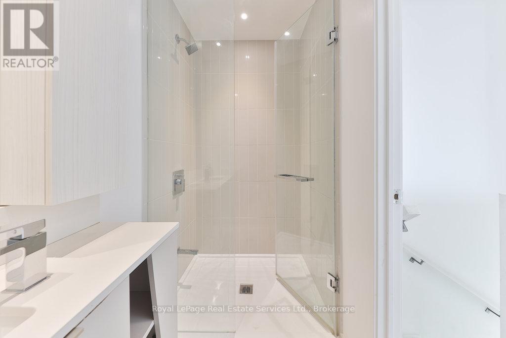 6005 - 3900 Confederation Parkway, Mississauga, Ontario  L5B 0M3 - Photo 25 - W12098743