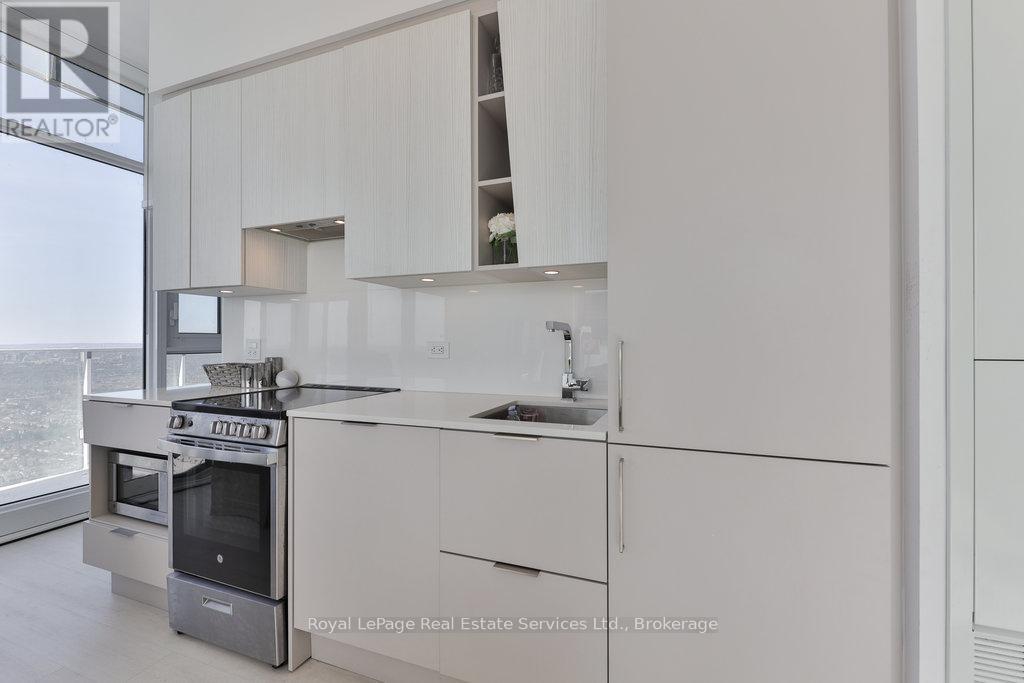 6005 - 3900 Confederation Parkway, Mississauga, Ontario  L5B 0M3 - Photo 9 - W12098743