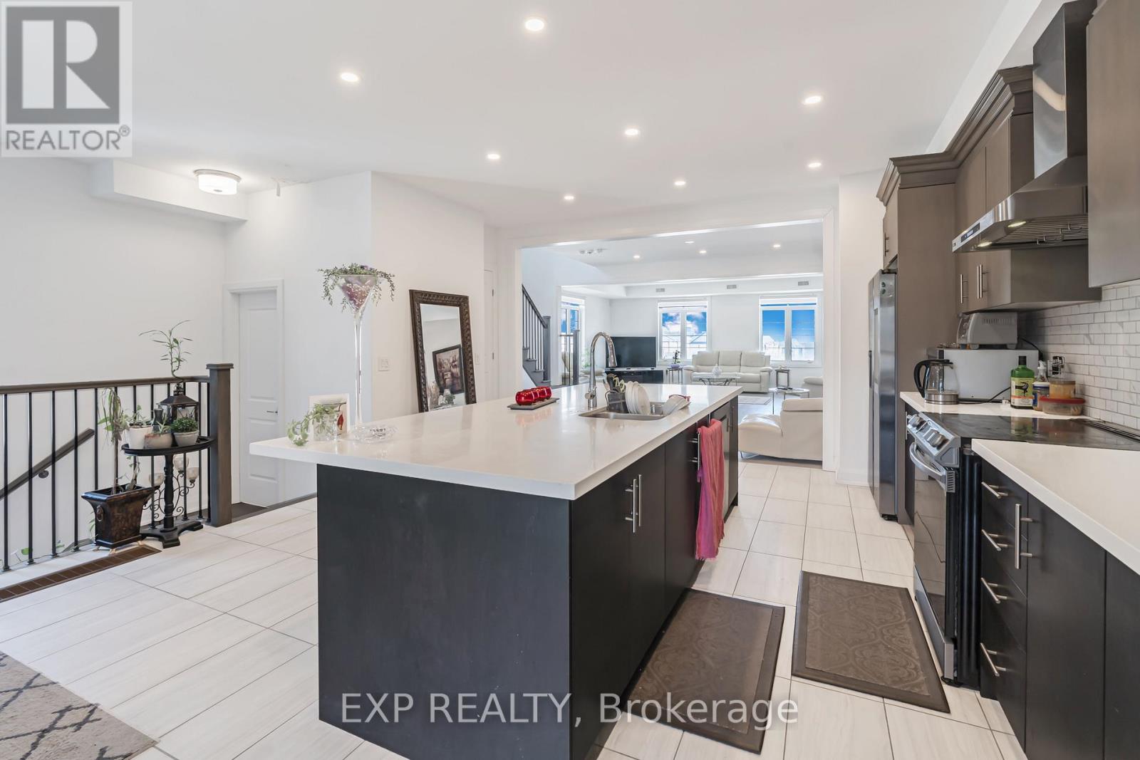 85 Burnhamthorpe Road E, Oakville, Ontario  L6H 3R2 - Photo 10 - W12093681
