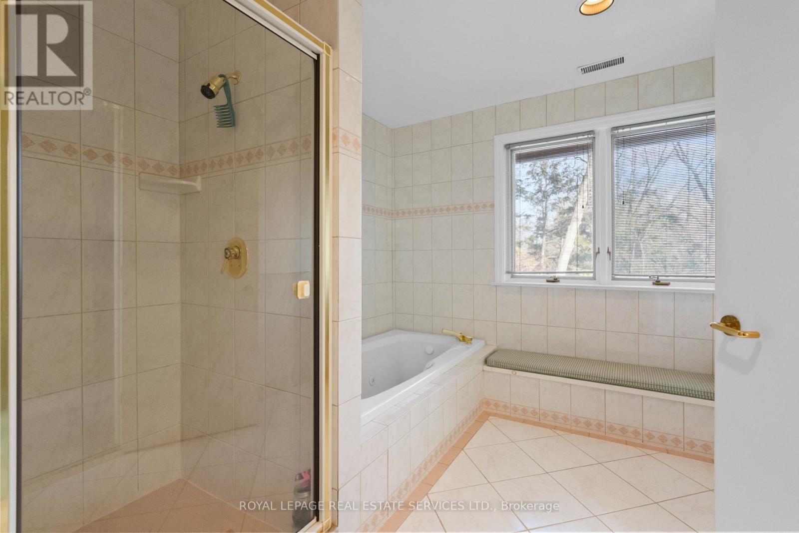 89 Valecrest Drive, Toronto, Ontario  M9A 4P5 - Photo 14 - W12098602